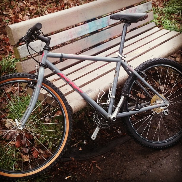 Vintage Rockhopper Battleship Grey